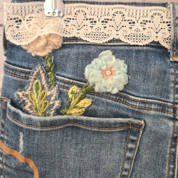 Upcycled Handmade Jean, Denim Cut-off Shorts‎ Embellished floral lace Size 6 AEO - Picture 3 of 8